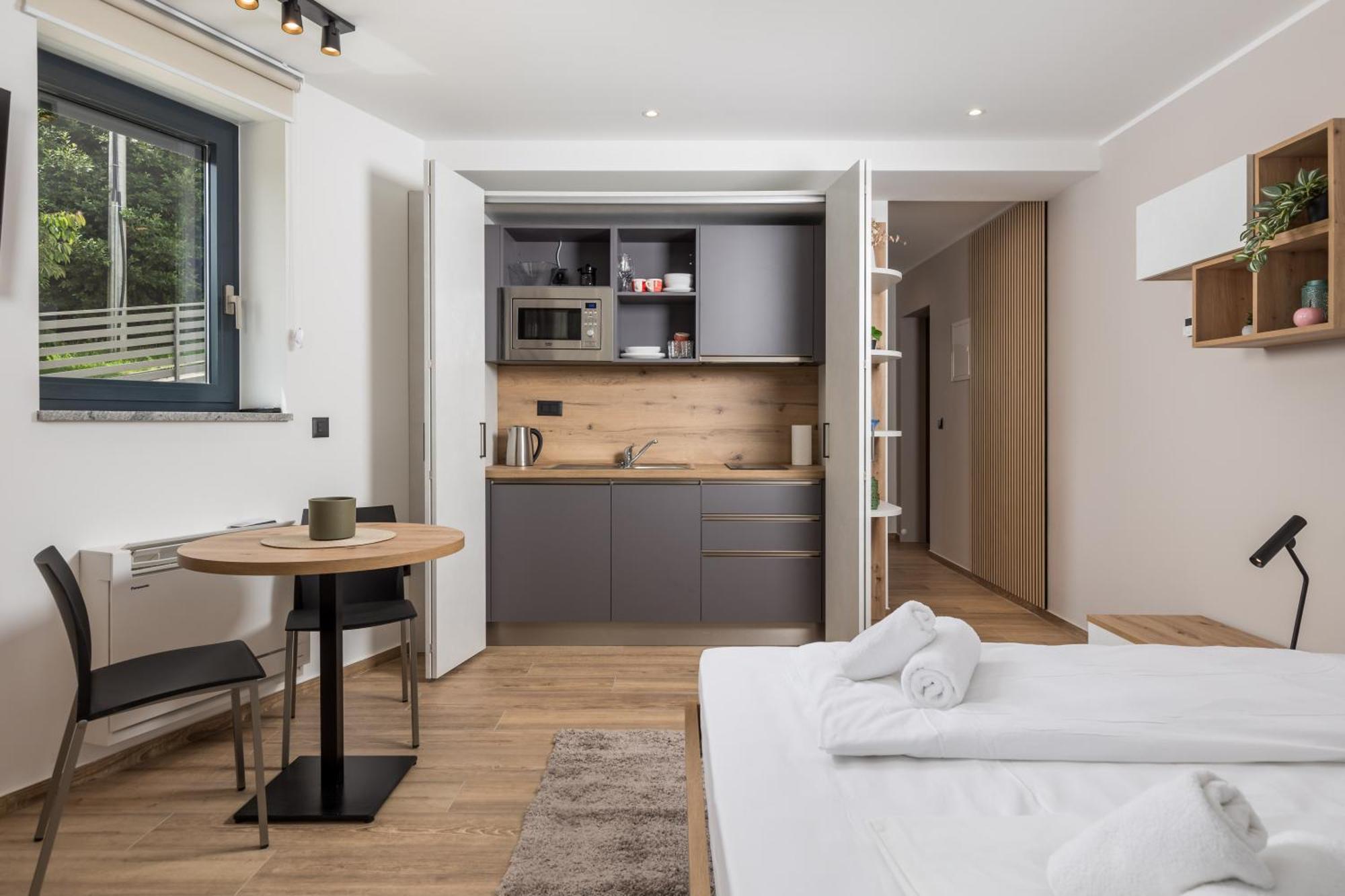 Belinda Apartments With Balcony Opatija Exterior photo
