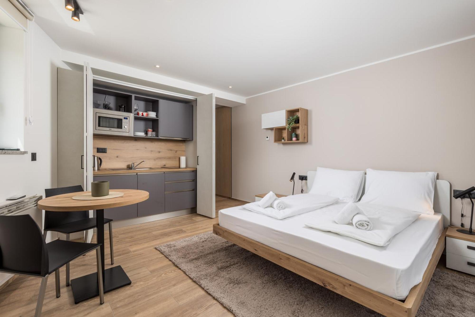 Belinda Apartments With Balcony Opatija Exterior photo