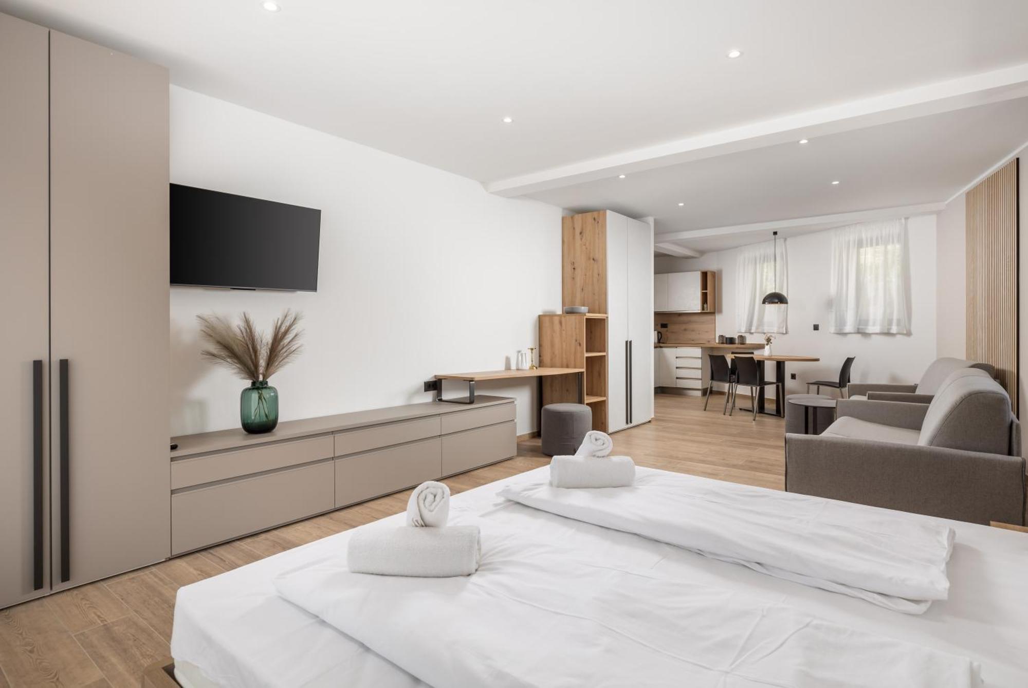 Belinda Apartments With Balcony Opatija Exterior photo