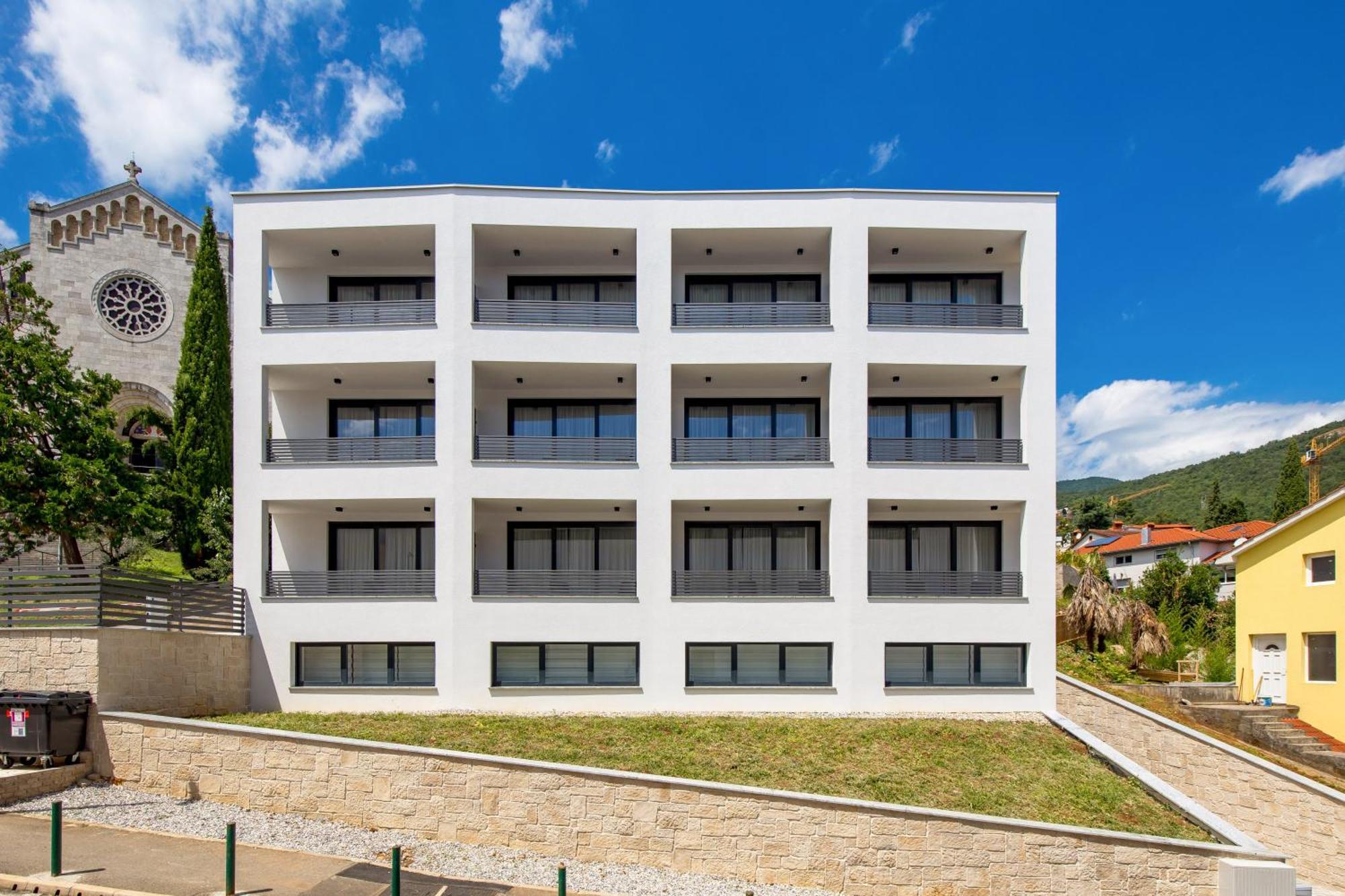 Belinda Apartments With Balcony Opatija Exterior photo